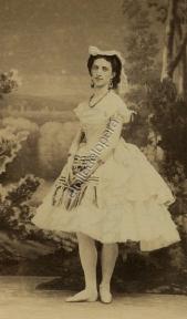 Martha Mouravieva dans Diavolina