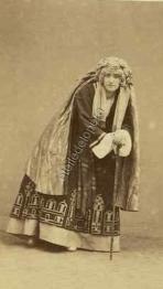 Louise Marquet dans le rôle d'Hamza